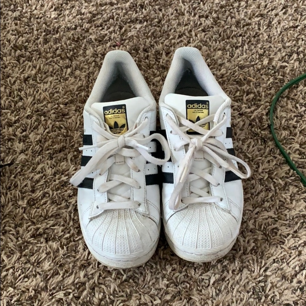 Adidas superstars